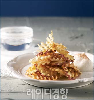 감자 & 고구마 와플튀김과 생크림 계피소스
