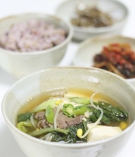 저녁 밥상에 제격! 솎음배추된장국
