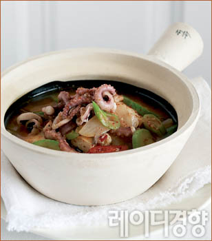 제철 재료로 만들어 더 맛있다! 가을을 느끼는 따끈한 찌개