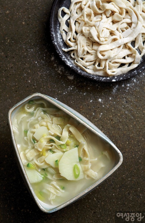 셰프 김인수씨의 고향의 맛, 콩칼국수