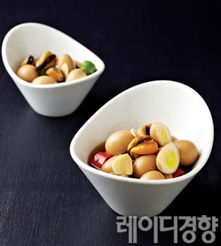 홍합 메추리알조림