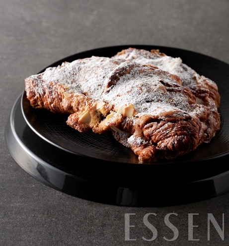 Croissant aux Amandes 크루아상 오 아만디